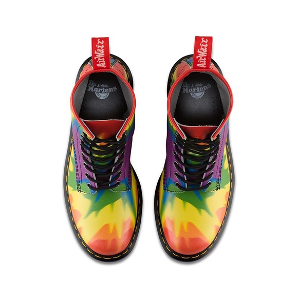 🆕DR. MARTENS 1460 PRIDE TIE-DYE IN PRINT BACKHAND - Picture 3 of 7